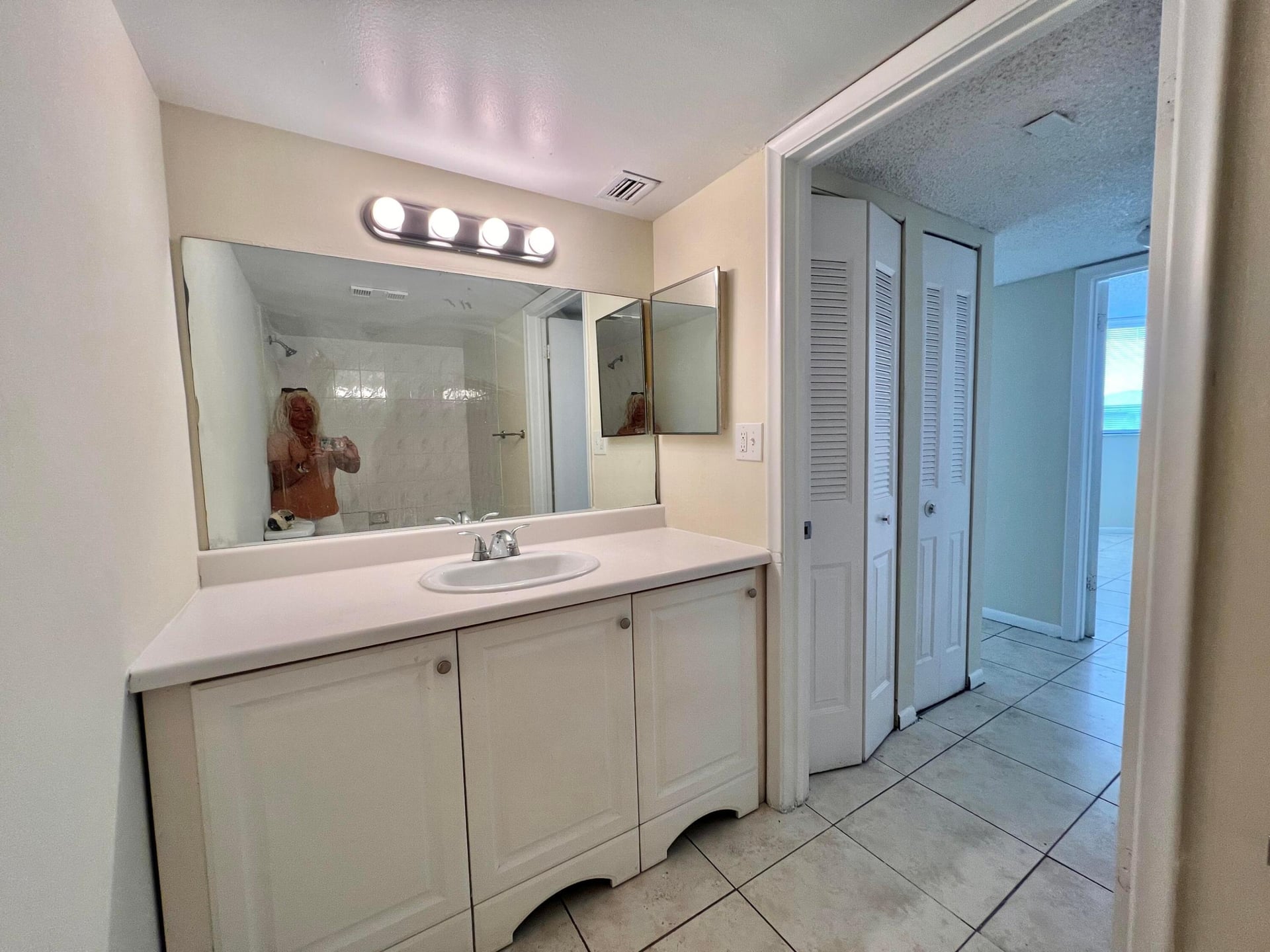  Unit 410 photo 10