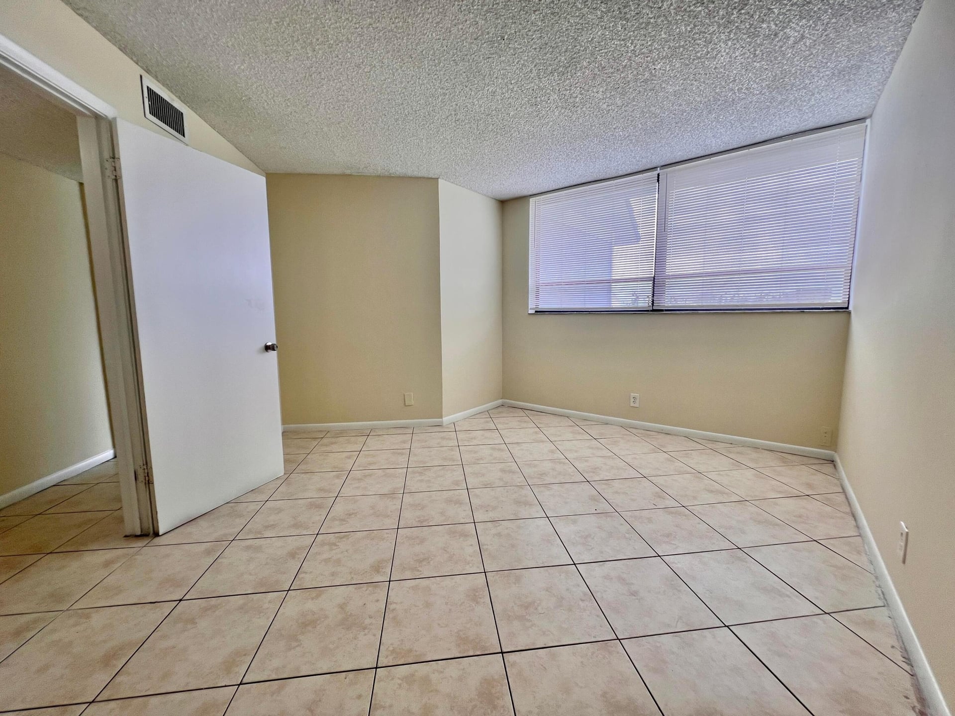  Unit 410 photo 14