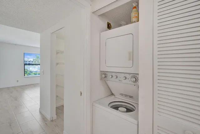 Unit 410 photo 20