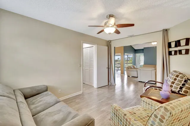 Residence photo 23