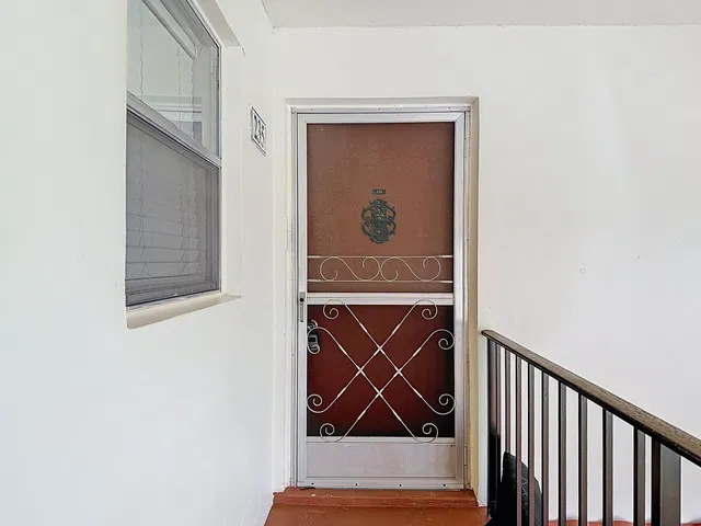 Unit 235 photo 5