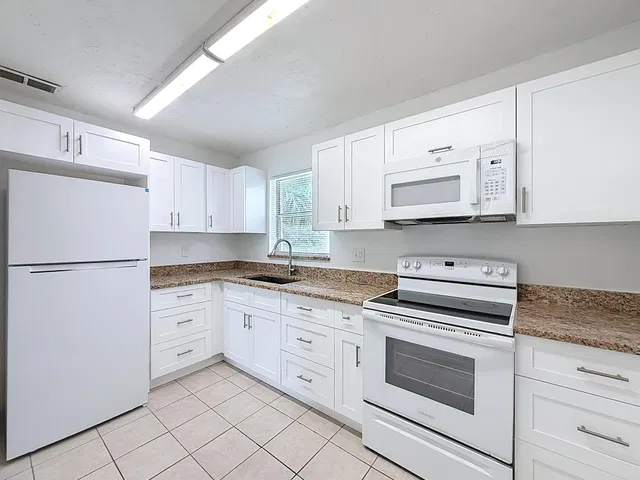 Unit 235 photo 13