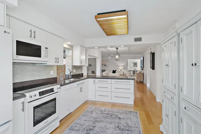 Jonathan's Landing Jupiter FL Unit 126 photo 8