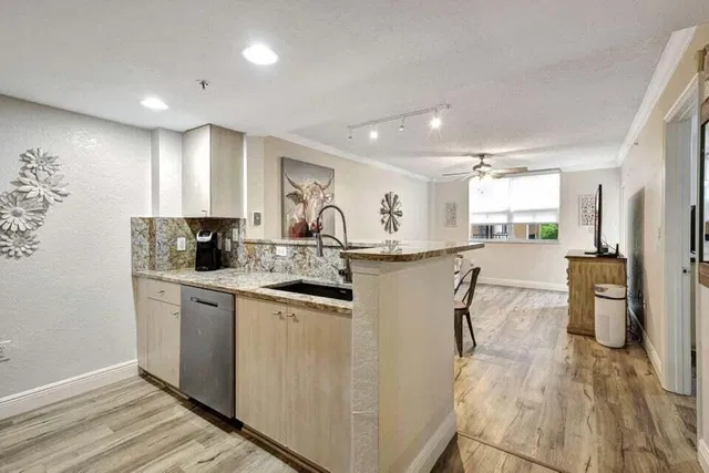 Flagler Pointe Unit 211 photo 3