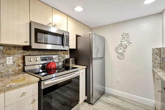 Flagler Pointe Unit 211 photo 6