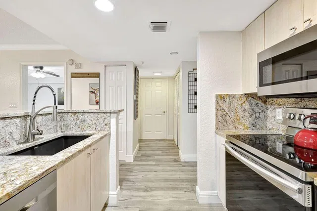 Flagler Pointe Unit 211 photo 8