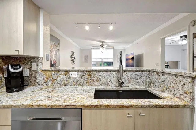 Flagler Pointe Unit 211 photo 9