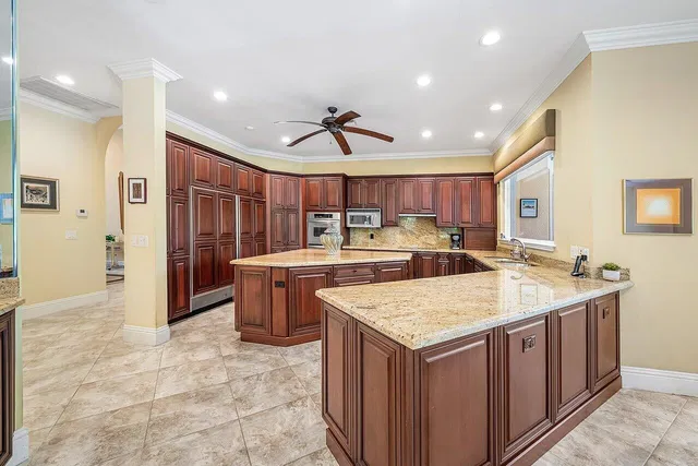 Admirals Cove Residence photo 24