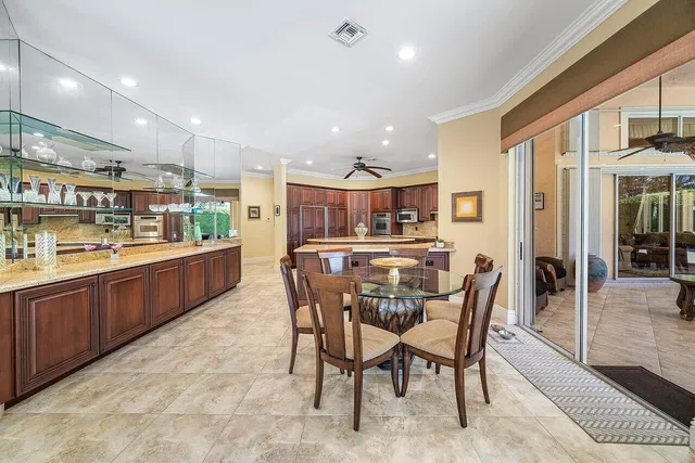 Admirals Cove Residence photo 26