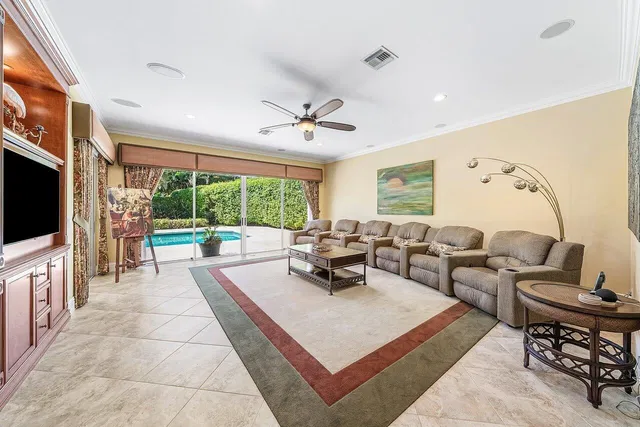 Admirals Cove Residence photo 27