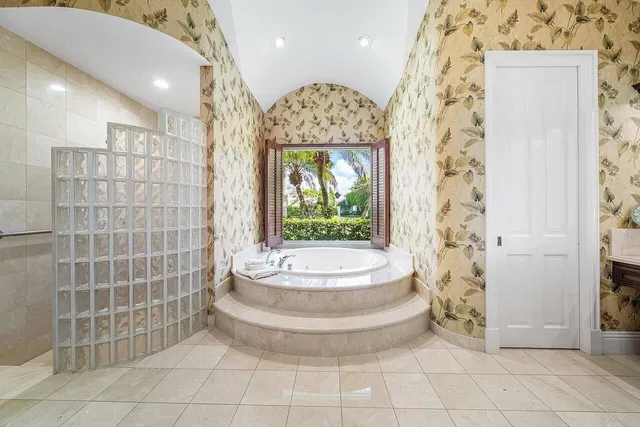 Admirals Cove Residence photo 33