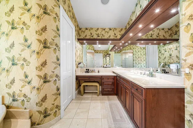 Admirals Cove Residence photo 35