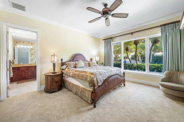 Admirals Cove Residence photo 38