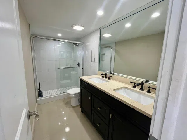 Unit 406 photo 7