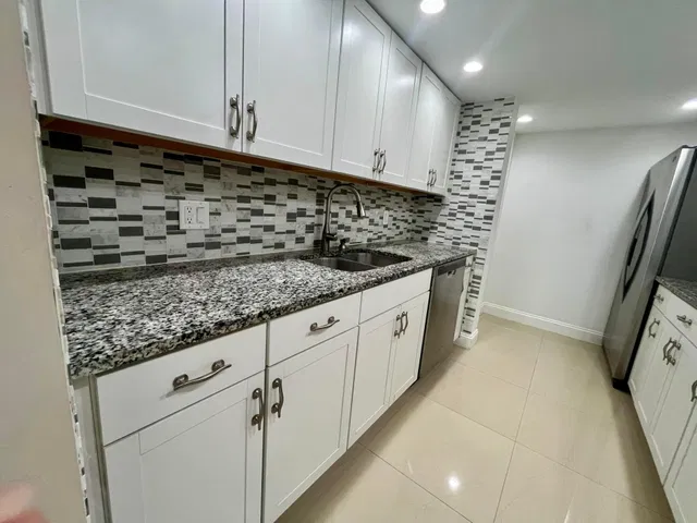 Unit 406 photo 11