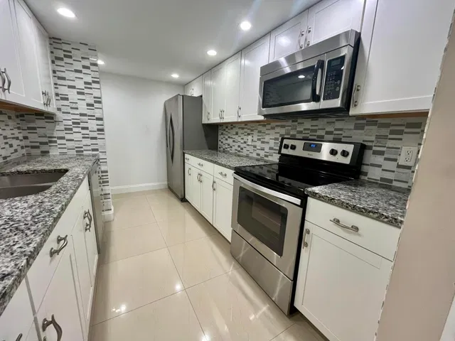 Unit 406 photo 13