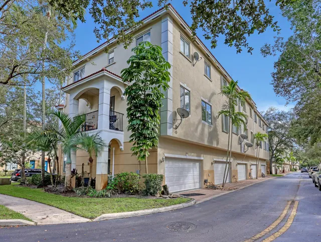 Residence photo 2