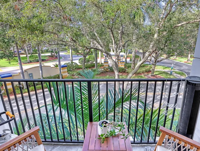 Residence photo 20