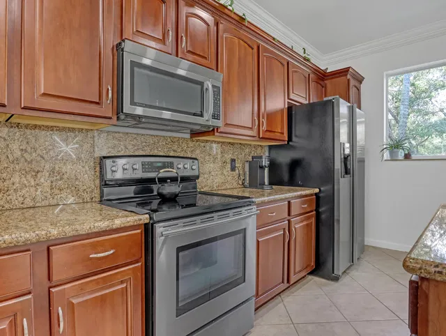 Residence photo 24