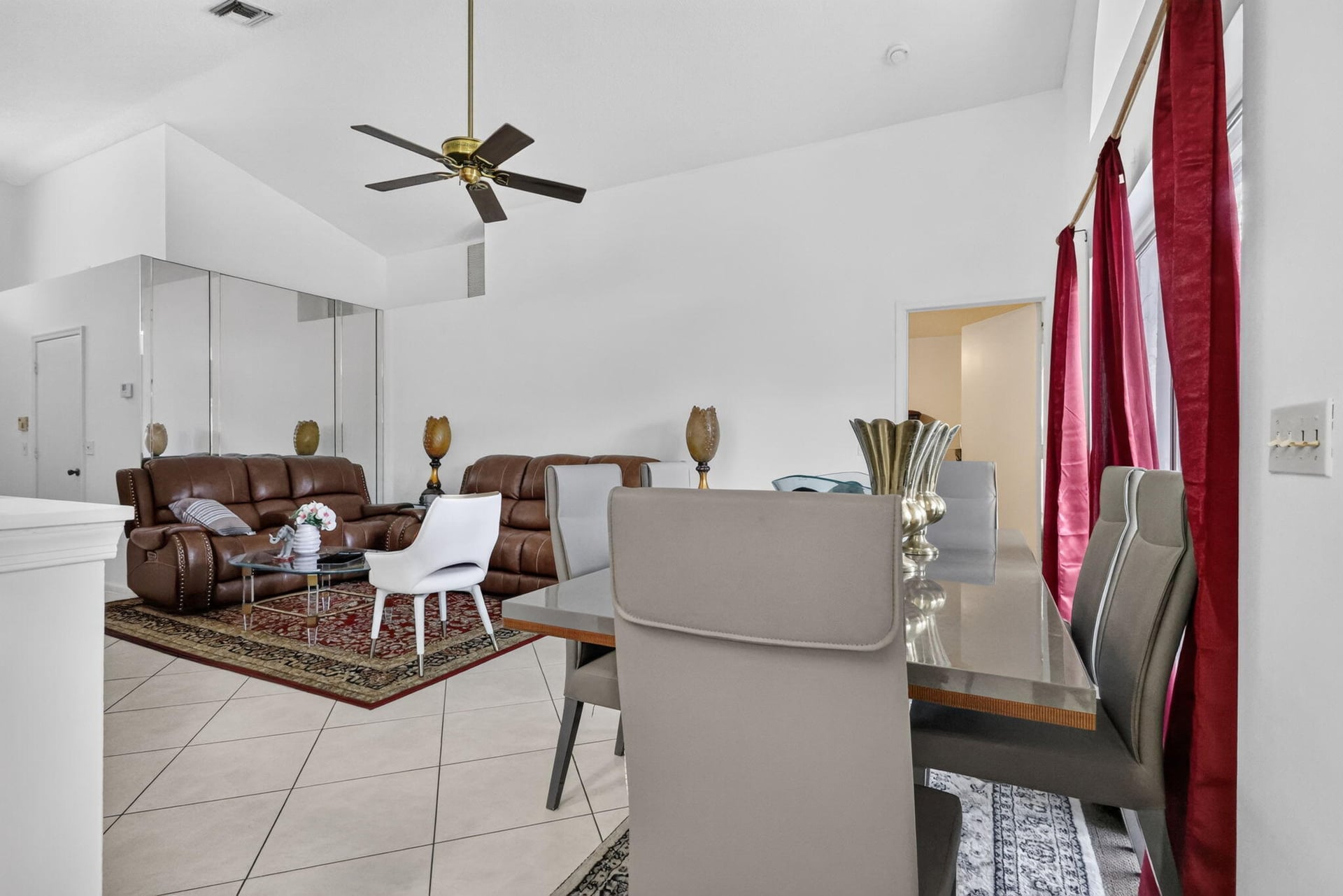 Residence photo 81
