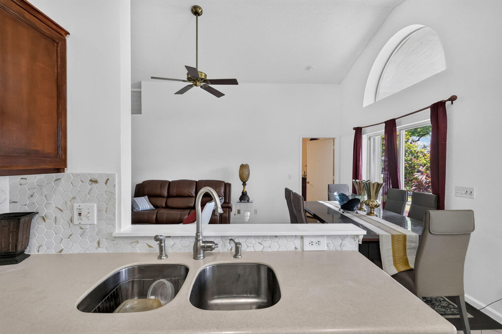 Residence photo 82