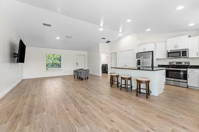 Residence photo 5