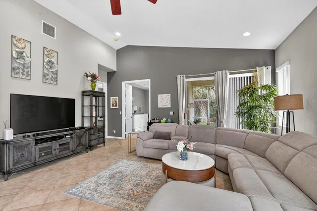 Residence photo 14