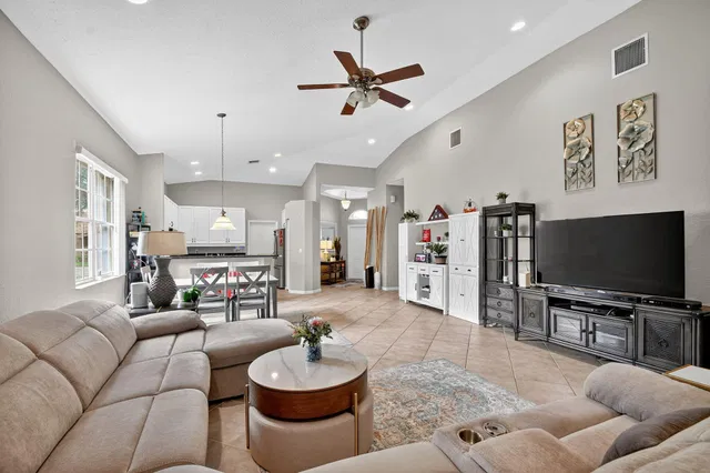 Residence photo 17