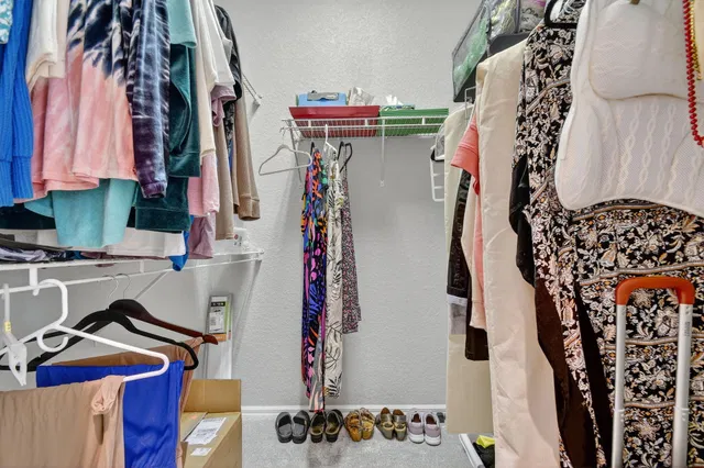 Residence photo 24