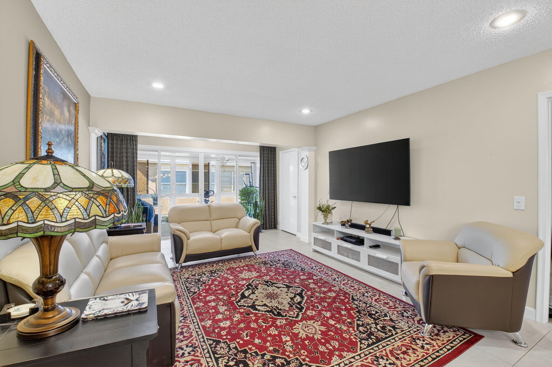 Unit 202 photo 4