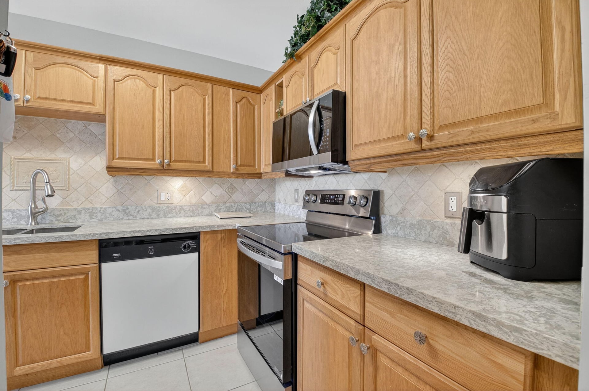 Unit 202 photo 11