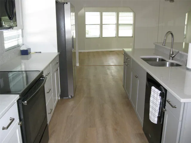 Residence photo 3