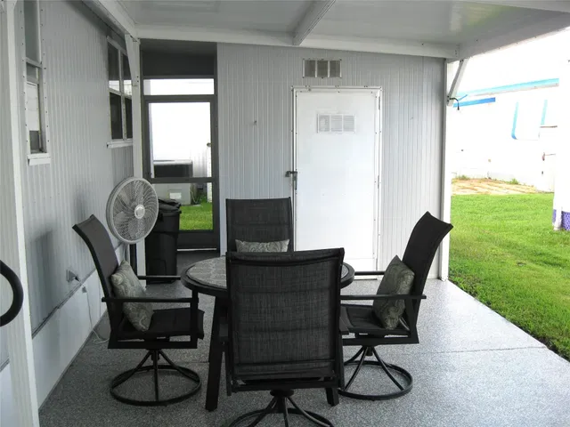 Residence photo 12