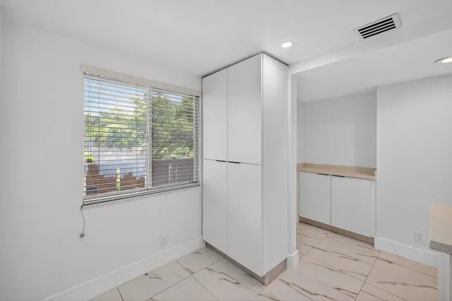  Unit 303 photo 11