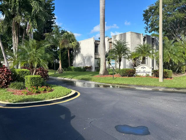 Unit 125 photo 26