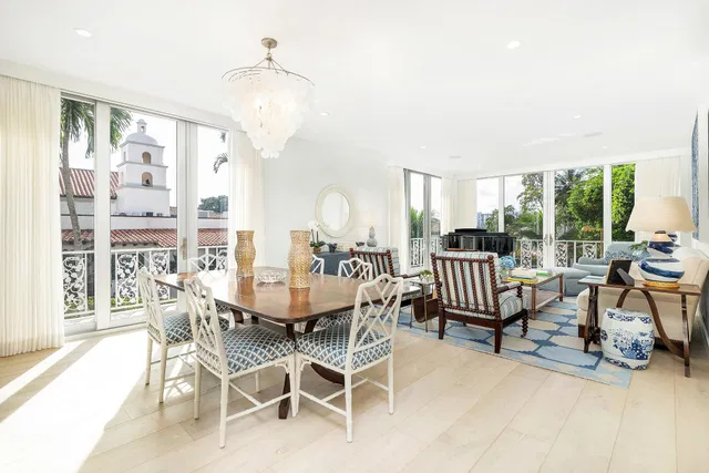 401 Worth Avenue #201