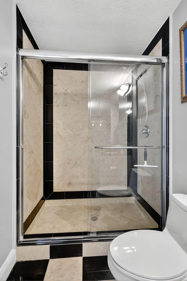 Unit 105 photo 17