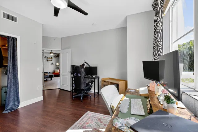 Unit 105 photo 20