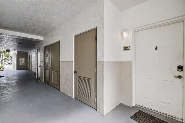 Unit 105 photo 31