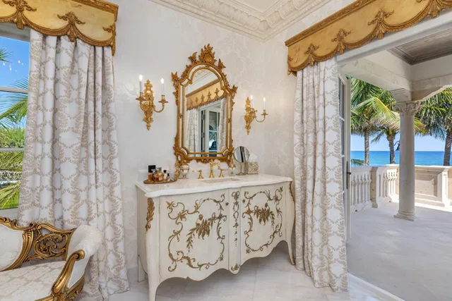 Residence photo 43