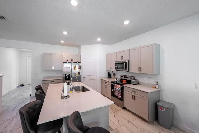 Residence photo 6
