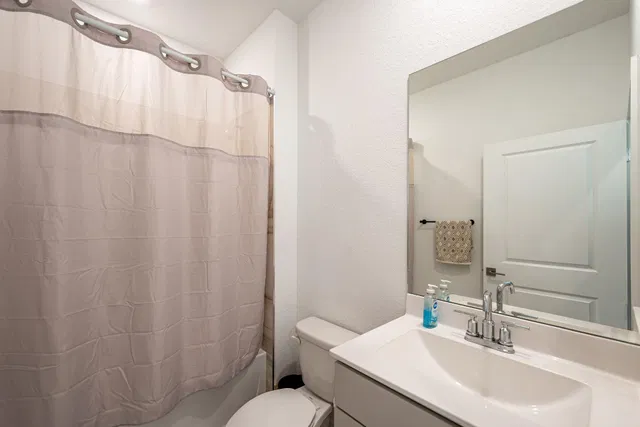 Residence photo 17