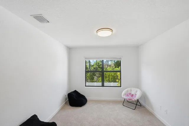 Residence photo 20