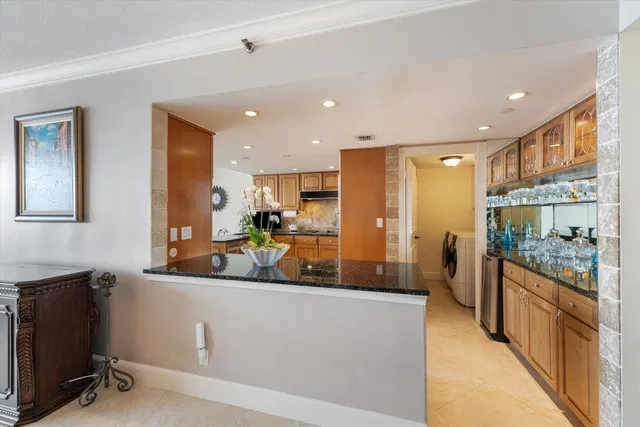 The Plaza of The Palm Beaches Unit 19b photo 6