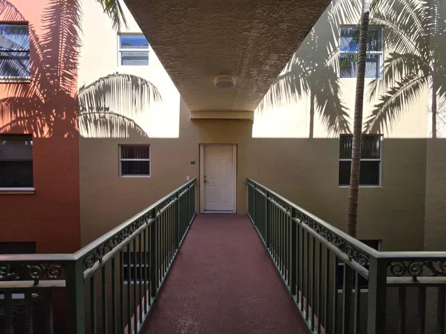 Unit 403 photo 6