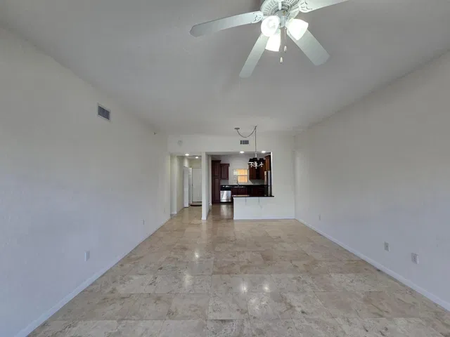Unit 403 photo 12