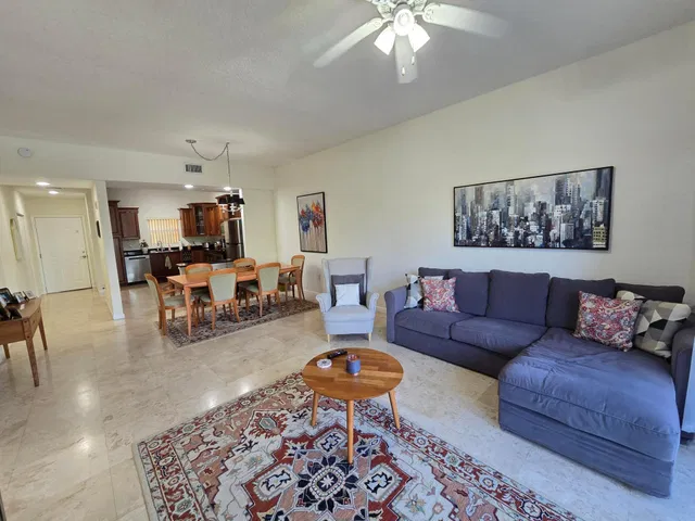 Unit 403 photo 15