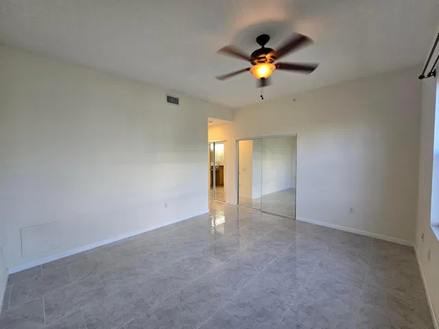 Unit 403 photo 28