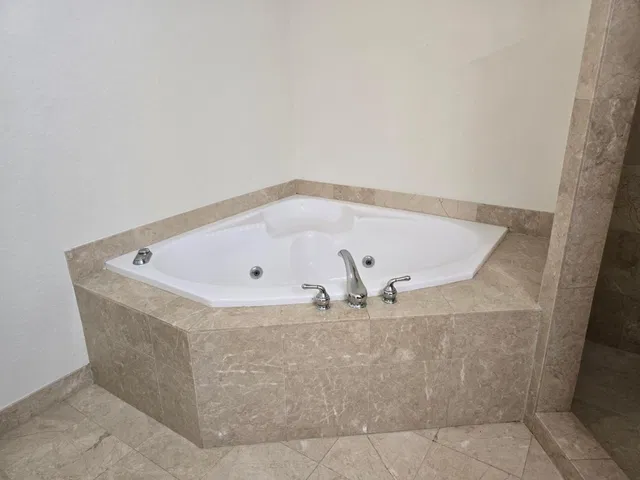 Unit 403 photo 35