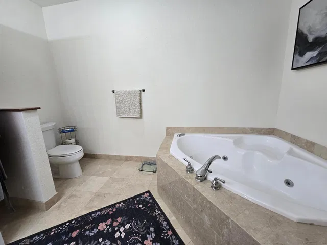 Unit 403 photo 36